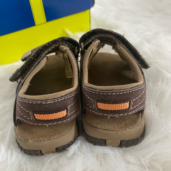 Genuine Kids Osh Kosh Baby’s First Sandals - Picture 5 of 6